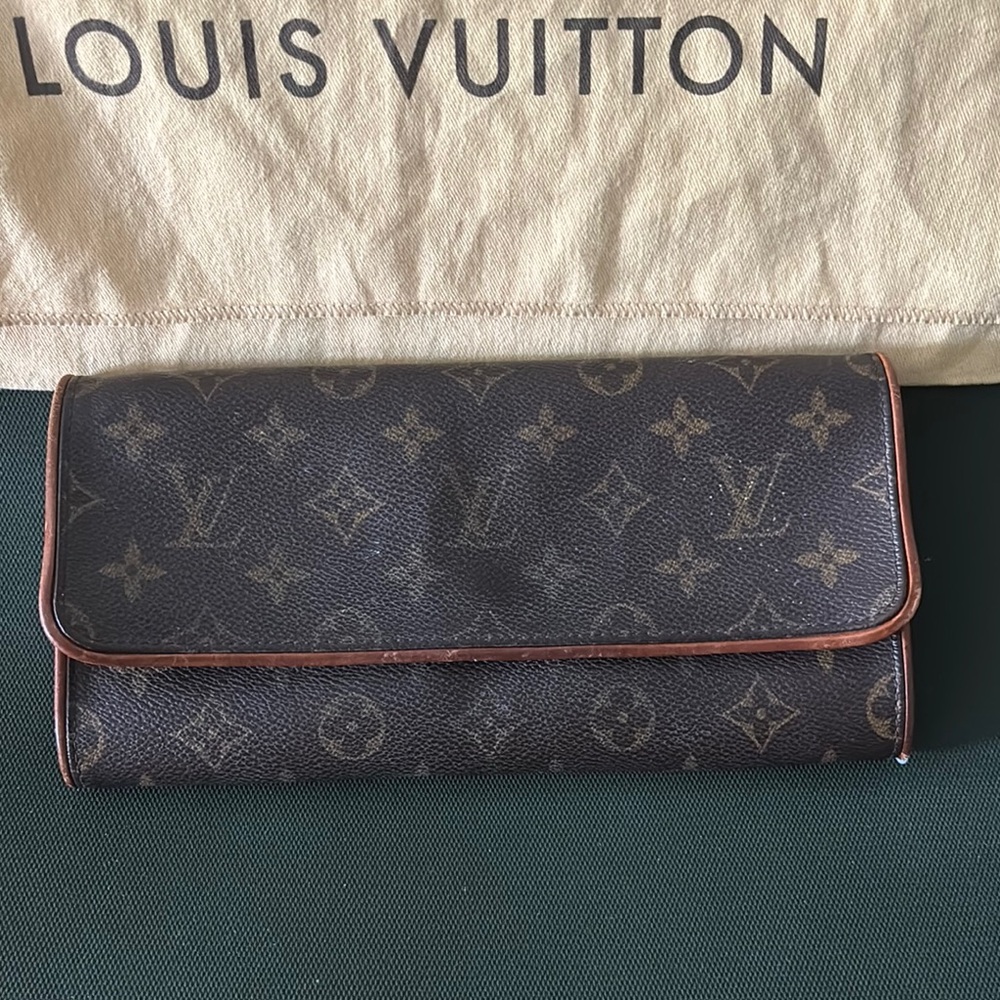 Authentic Louis Vuitton Monogram Pochette Twin GM Shoulder Bag